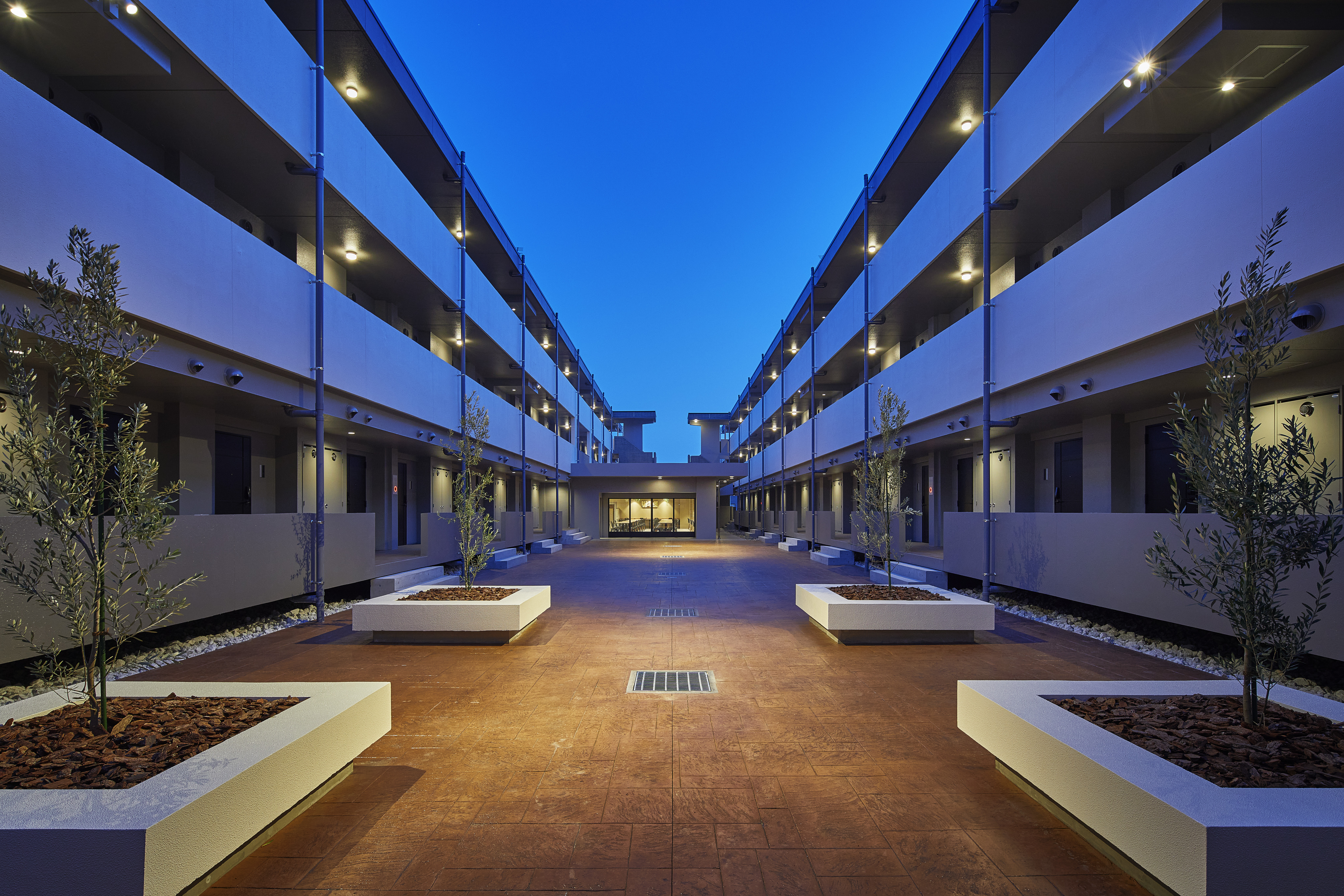 学生会館津島HUB中庭